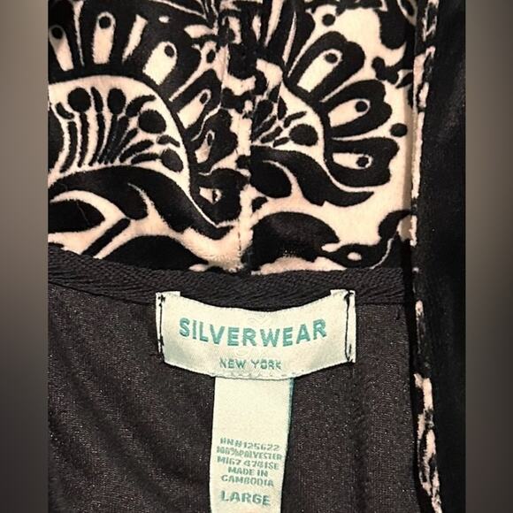 NWOT Silverwear New York Black Velvet Kangaroo Floral Pattern Hoodie, size L - Picture 2 of 6
